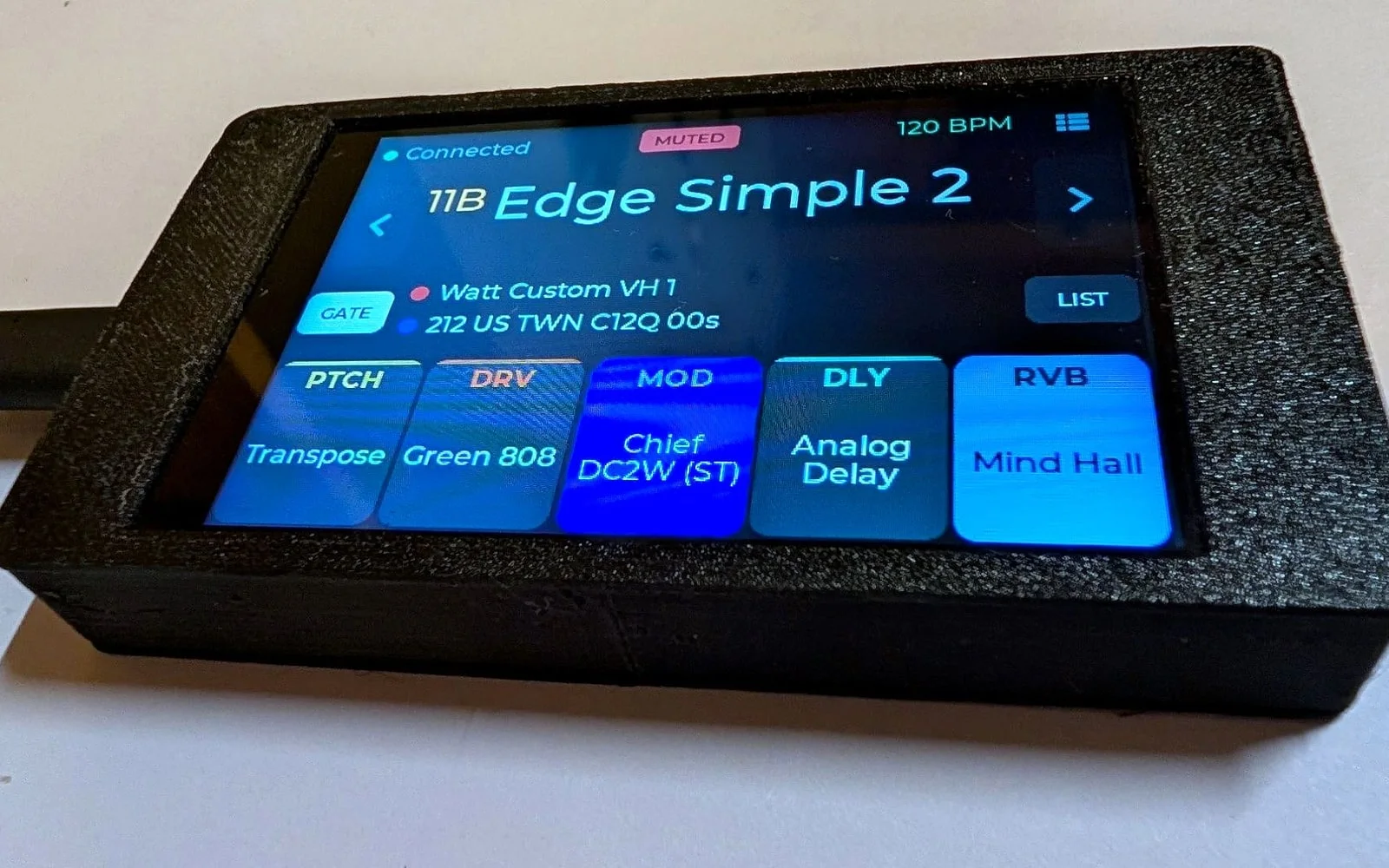 The kit from the side: a black printed case around the 3.5" screen